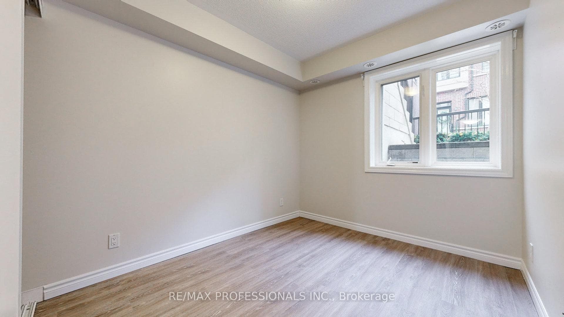 20 Carnation Avenue Unit 48 photo 12