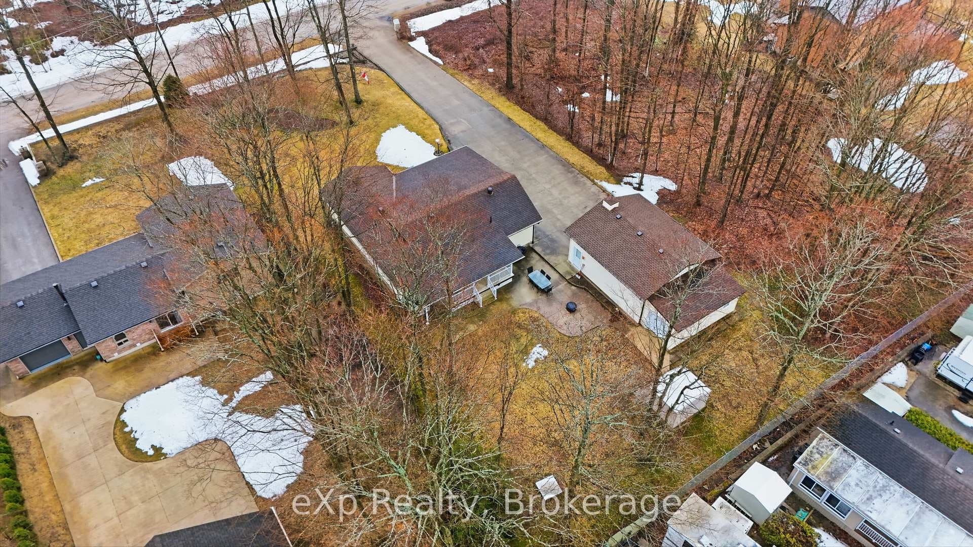 75 Lakeland Drive photo 42