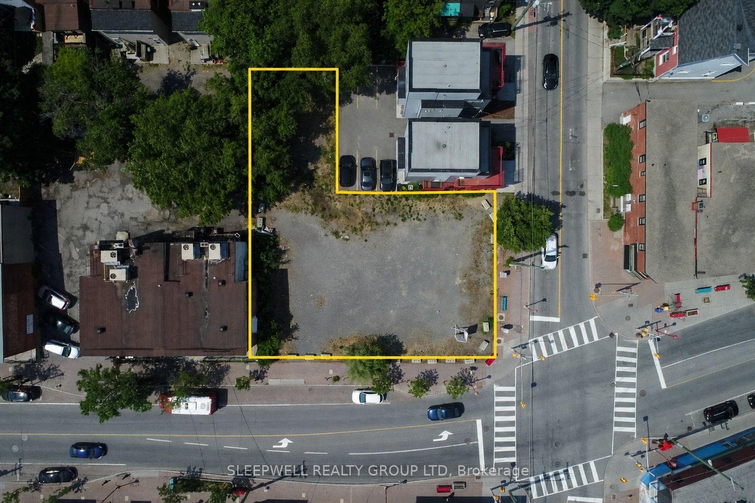 290 BOOTH Street photo 1