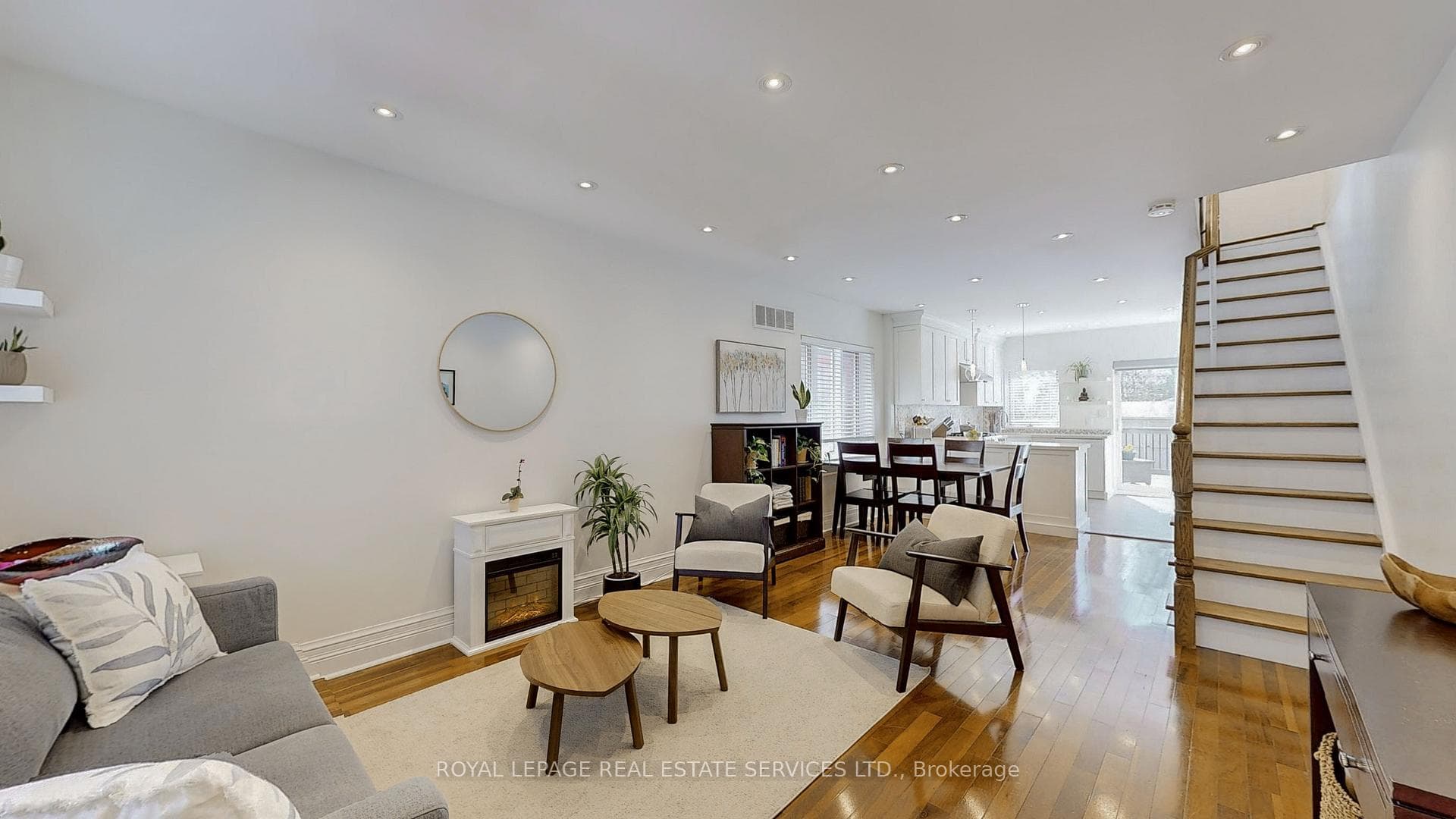 399 Davisville Avenue photo 5