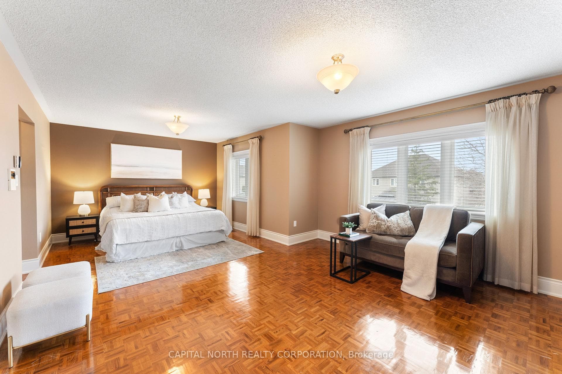 82 Harvester Crescent photo 23