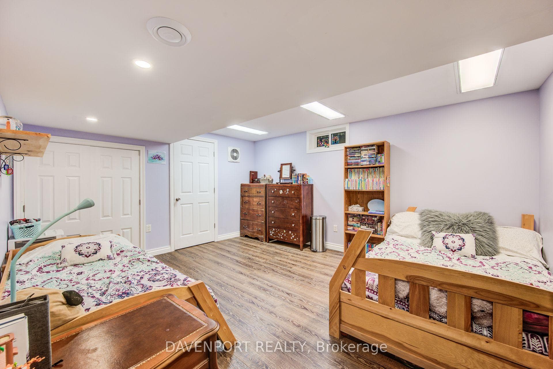 4503 Bridge Street photo 25