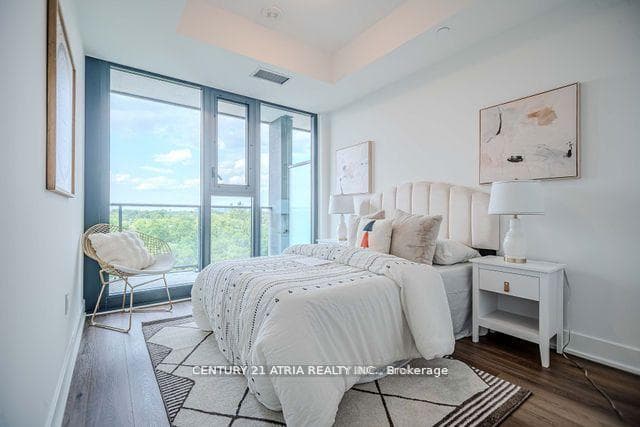 250 Lawrence Avenue Unit 803 photo 2