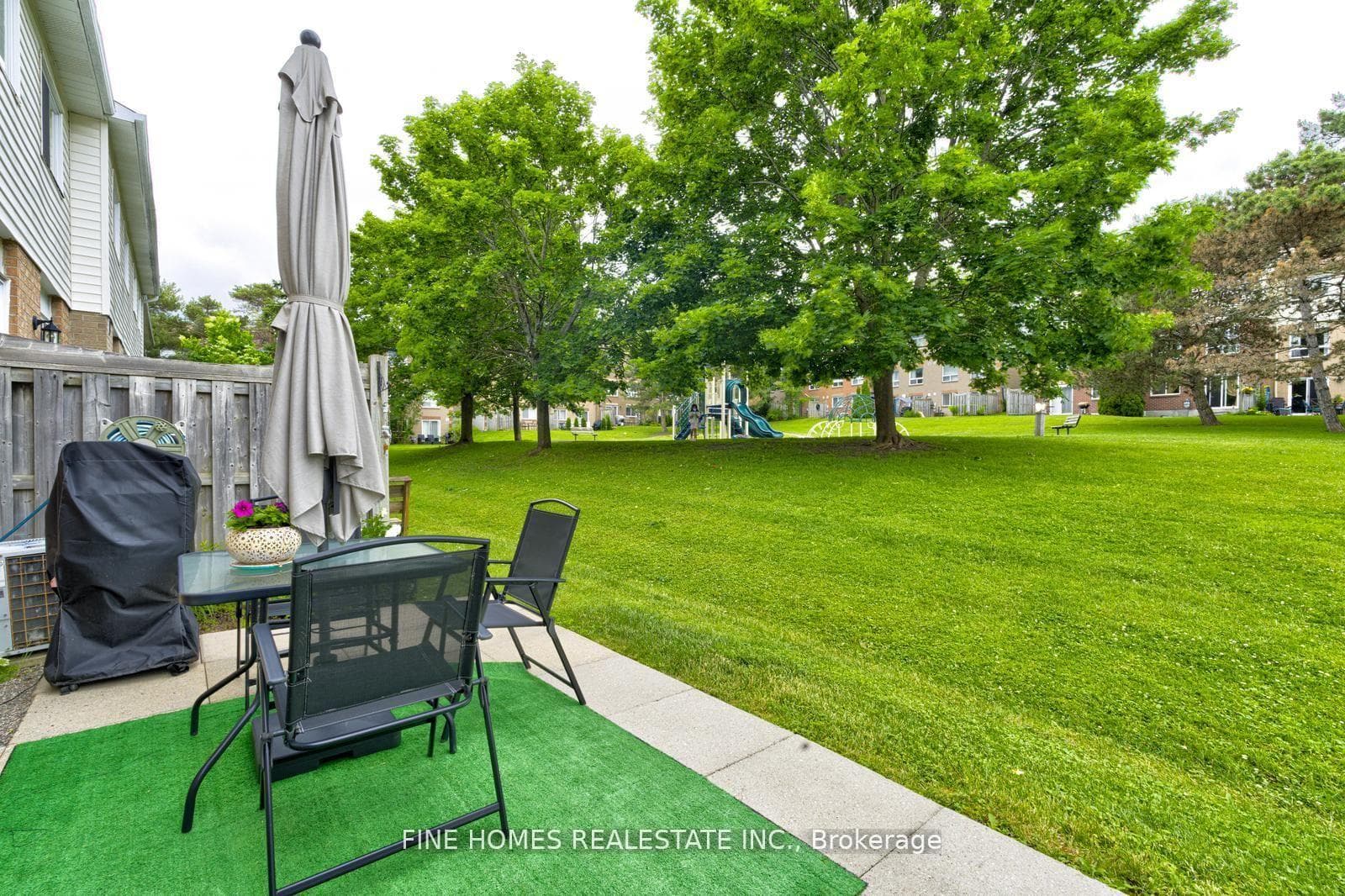 302 Maciver Boulevard photo 27