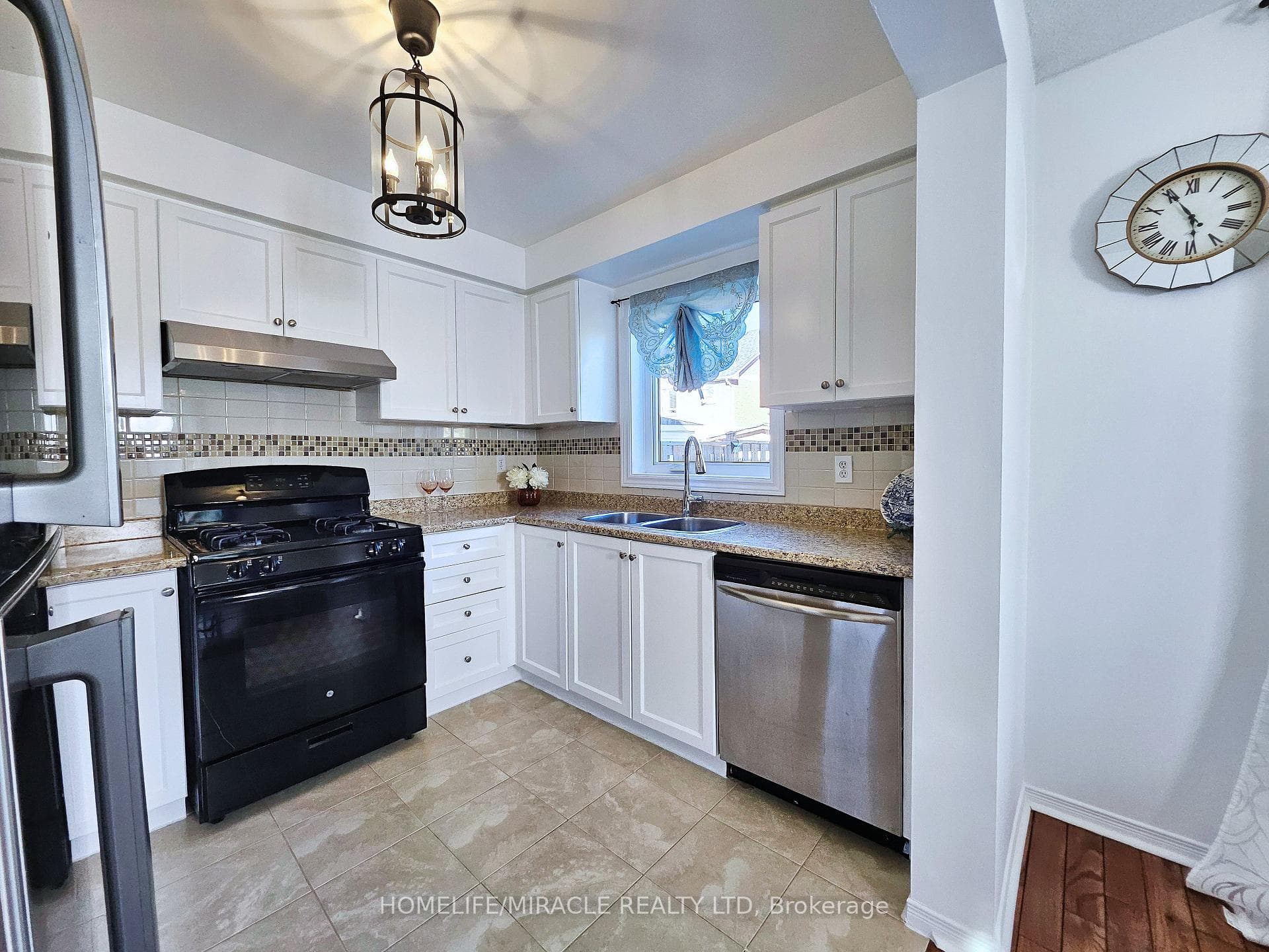137 Van Scott Drive photo 16