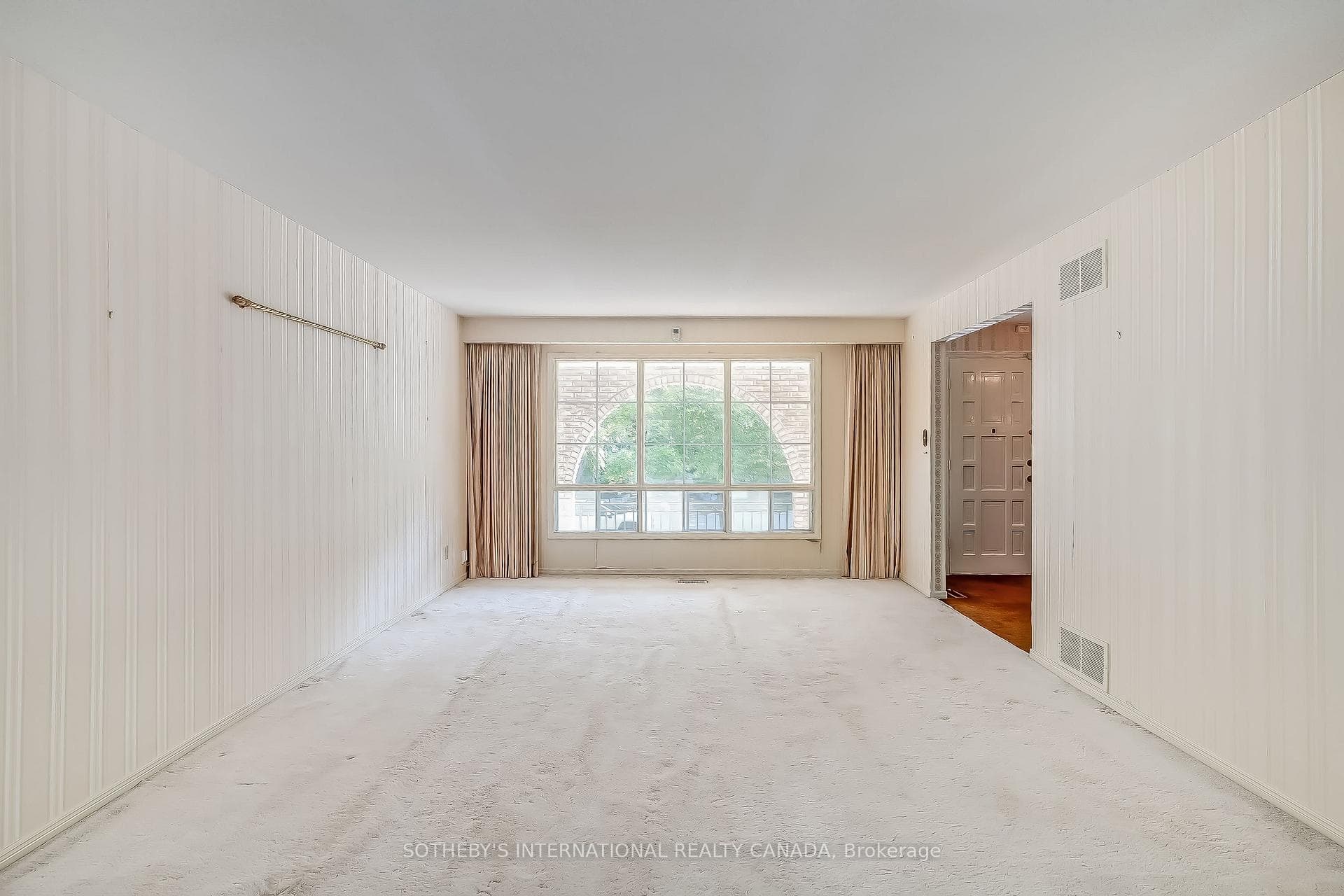 816 Bexhill Road photo 2