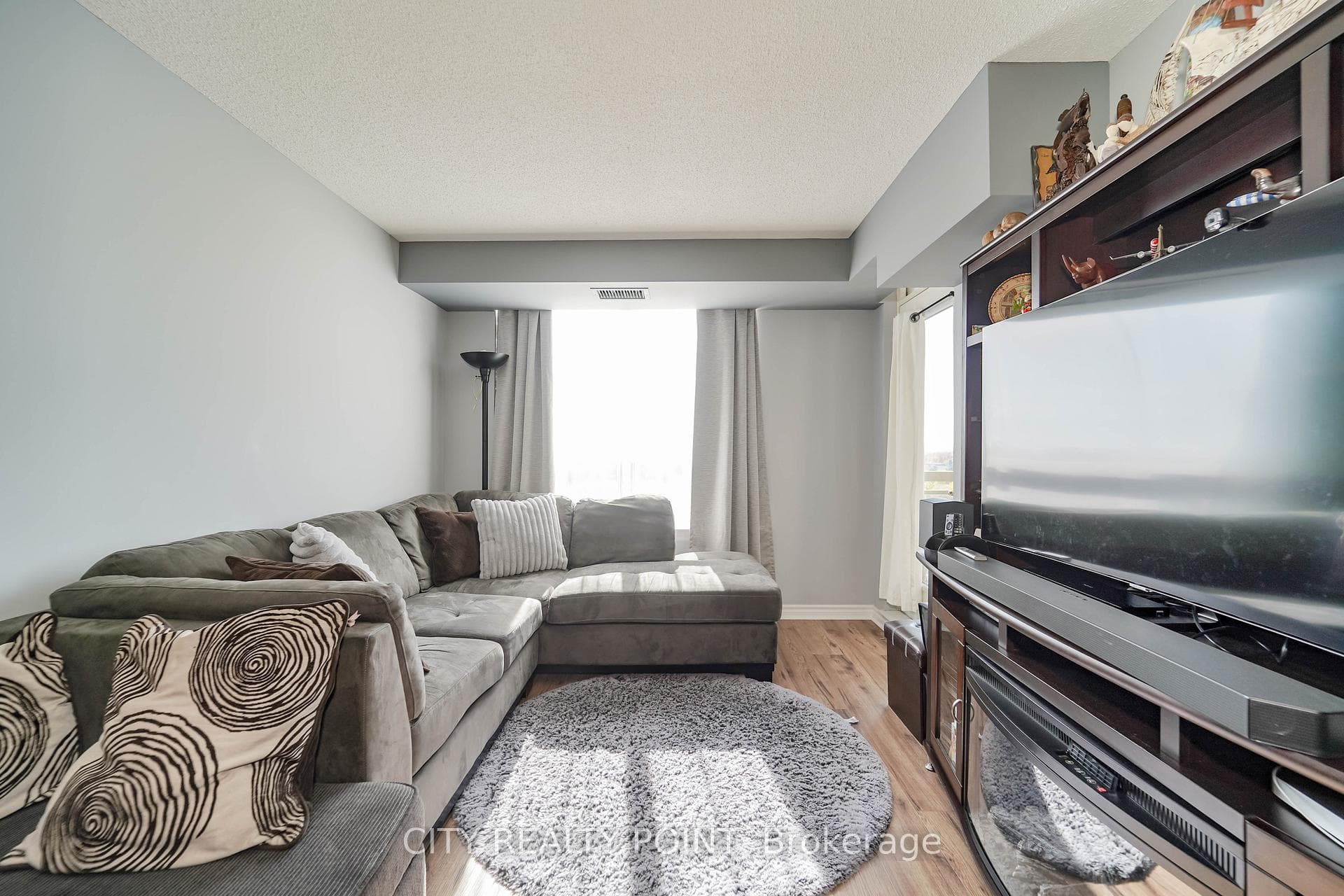 1720 Eglinton Avenue Unit 807 photo 13