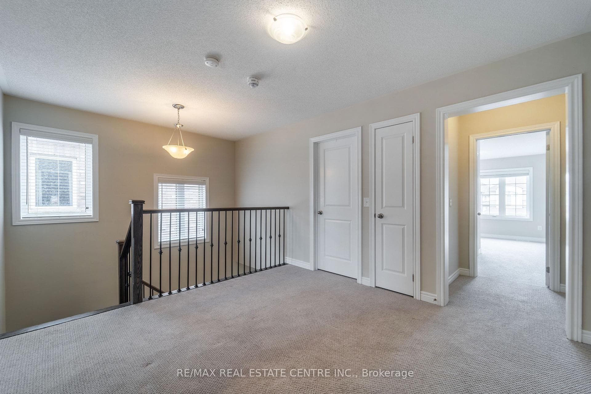 92 Narbonne Crescent photo 23