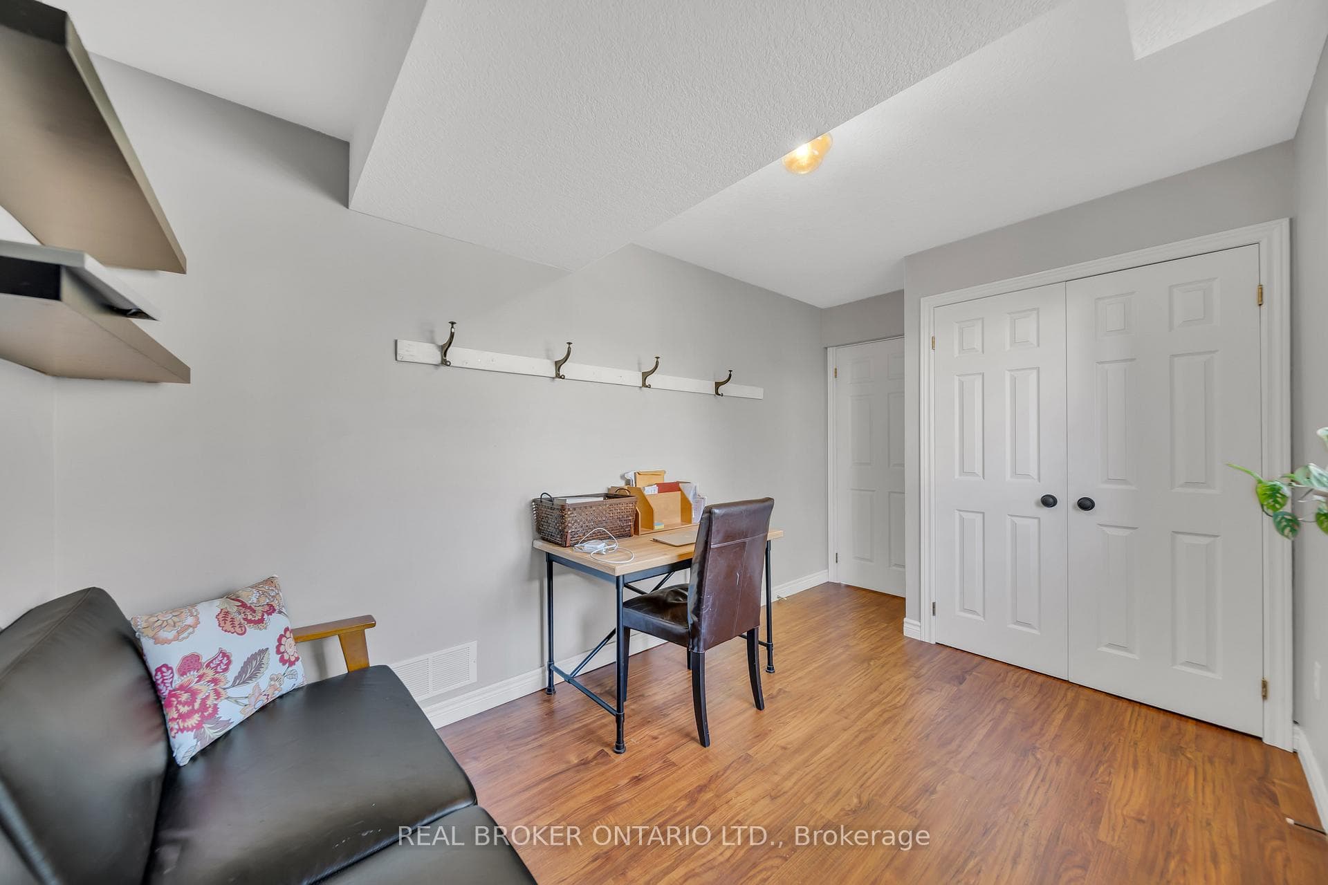 4 Borland Drive photo 20
