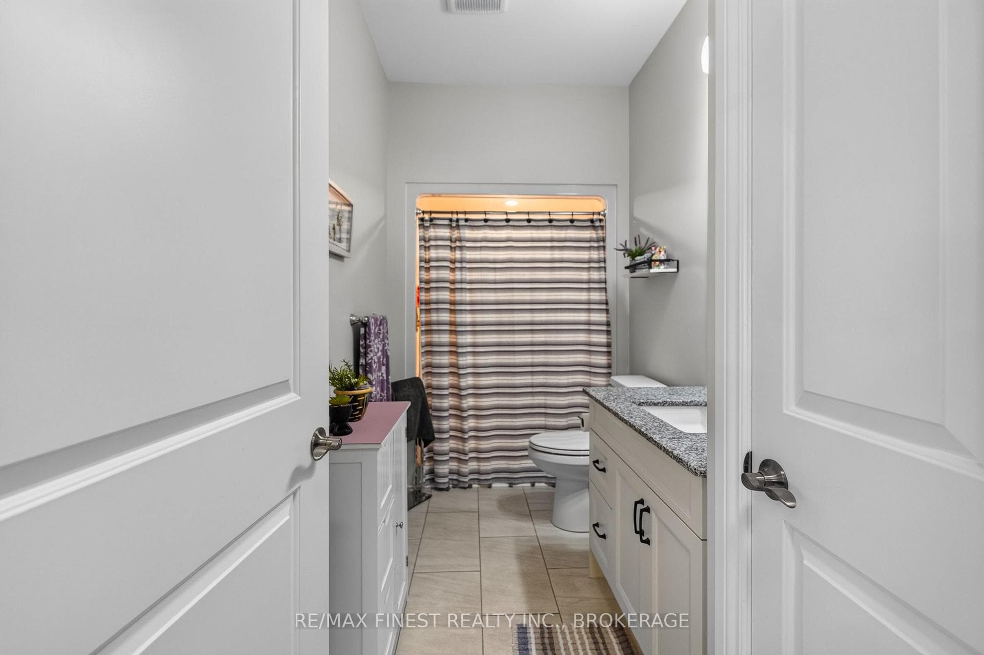 52 Lowry Place photo 14
