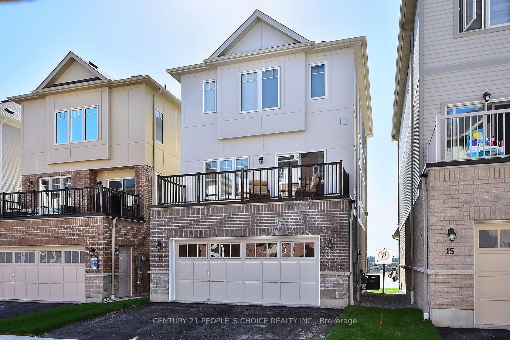13 Devineridge Avenue photo 2