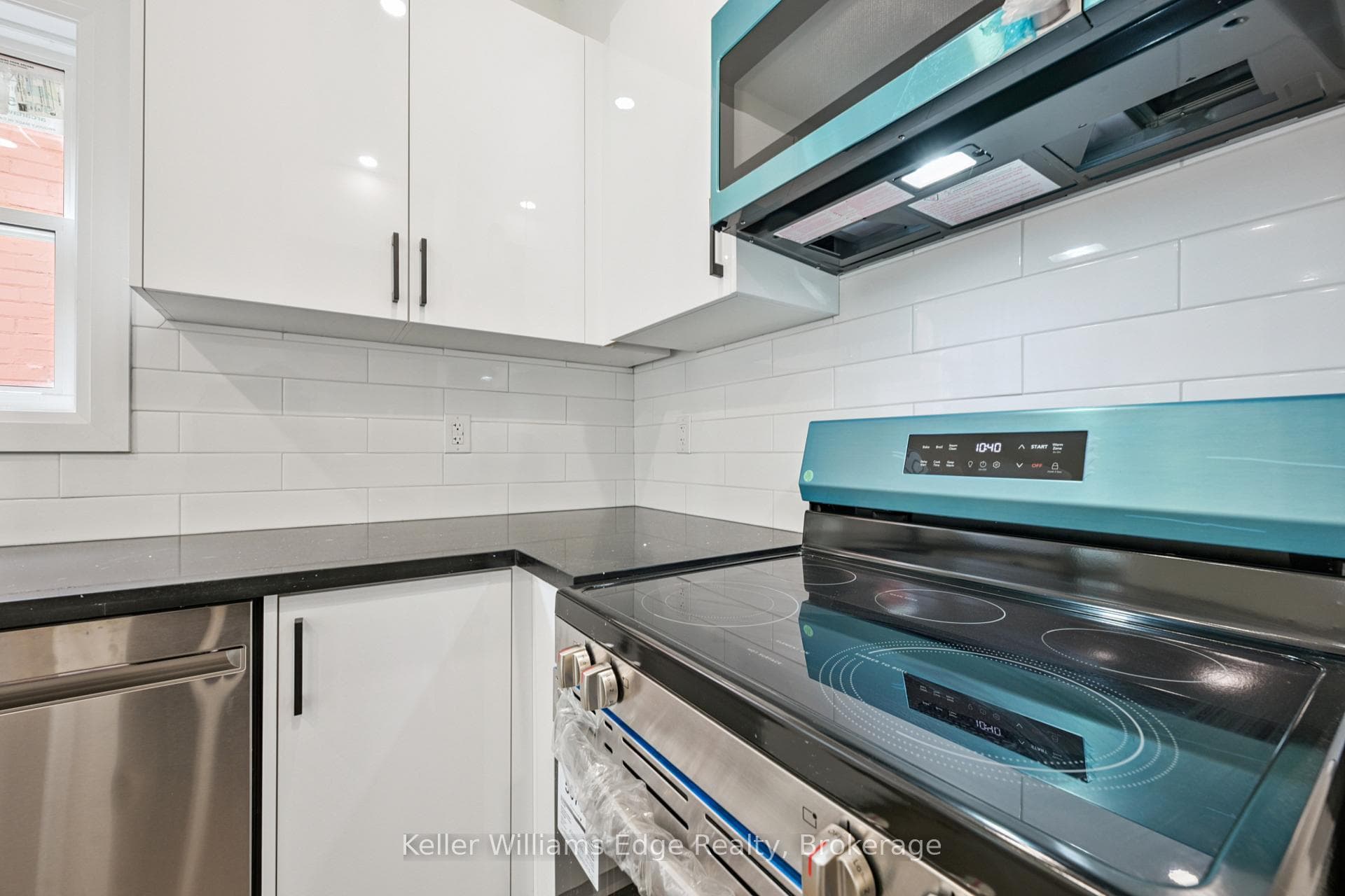 161 Weir Street photo 12