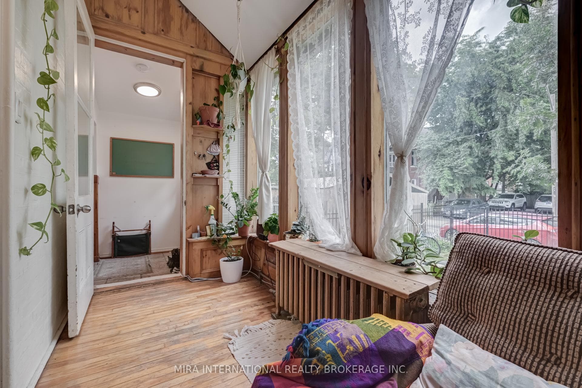 60 Brock Avenue Unit 102 photo 4