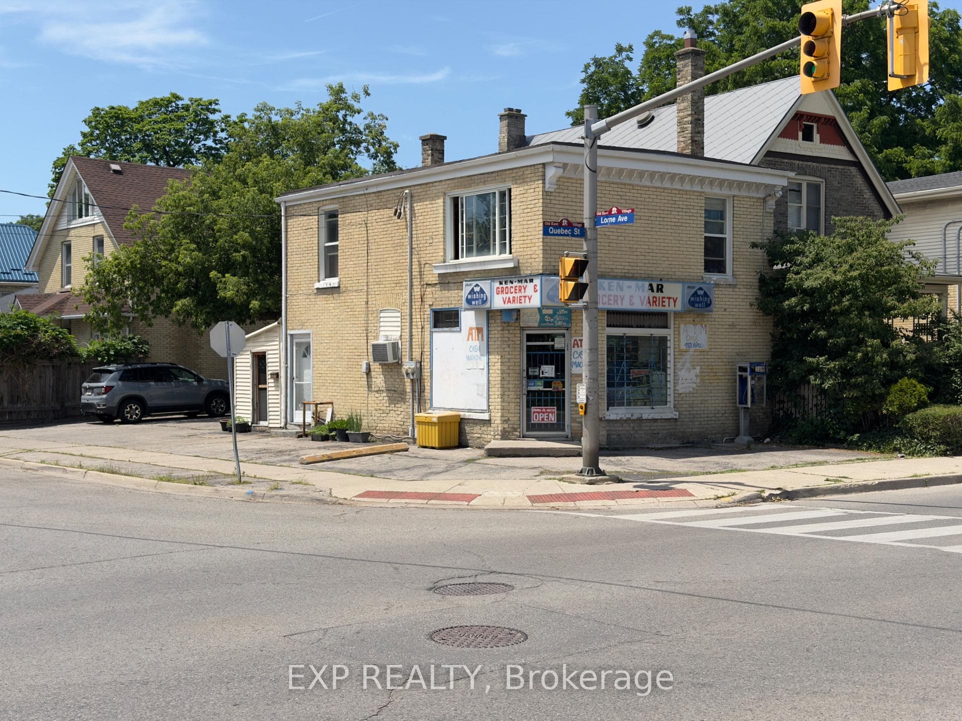 511 Quebec Street photo 1