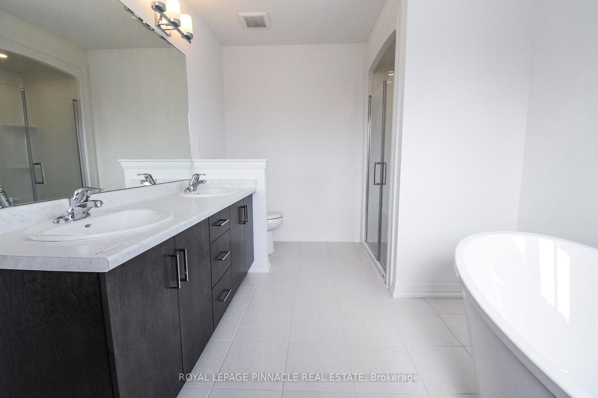96 Acacia Road photo 31