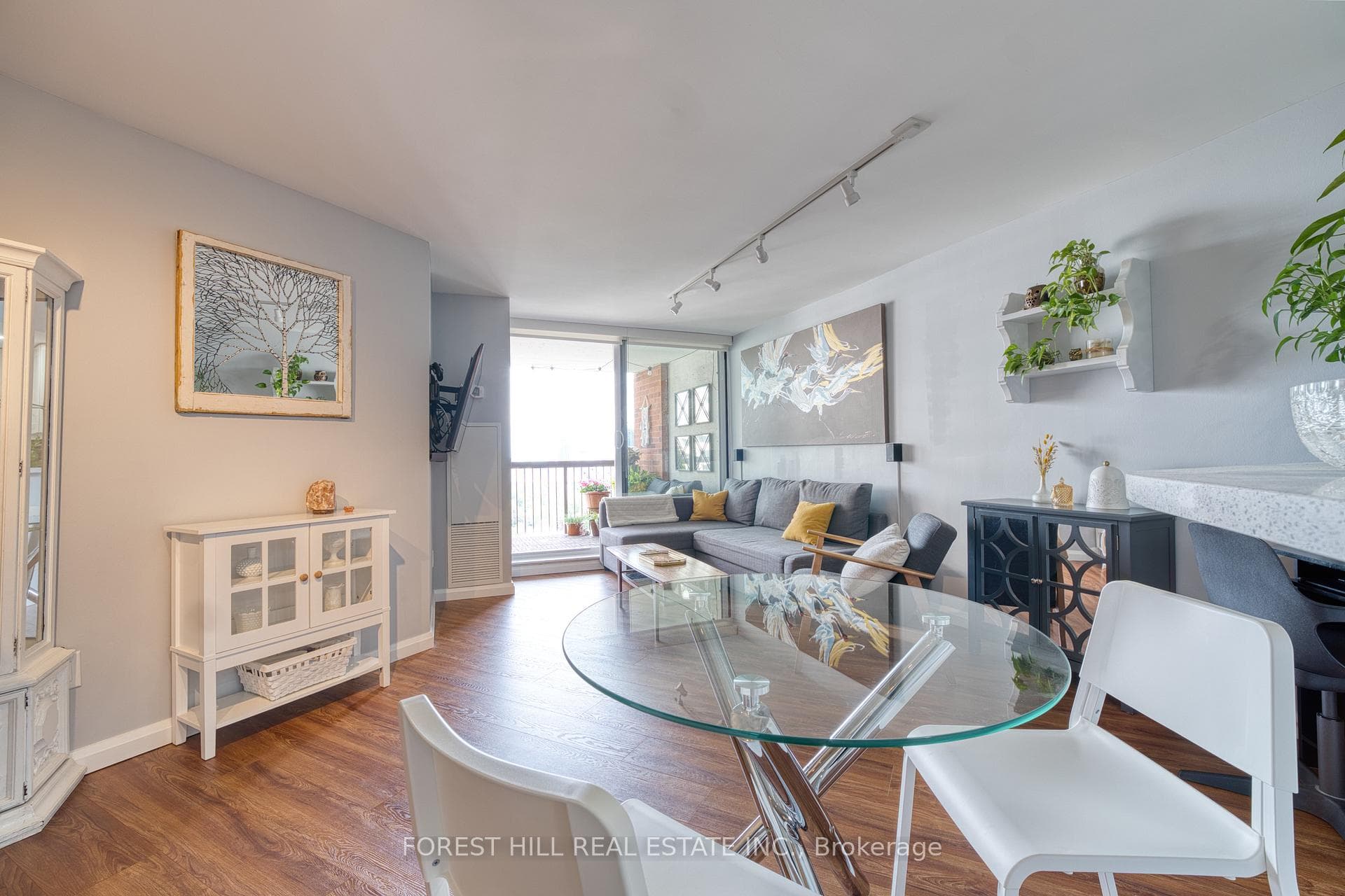 Floor to Ceiling Windows