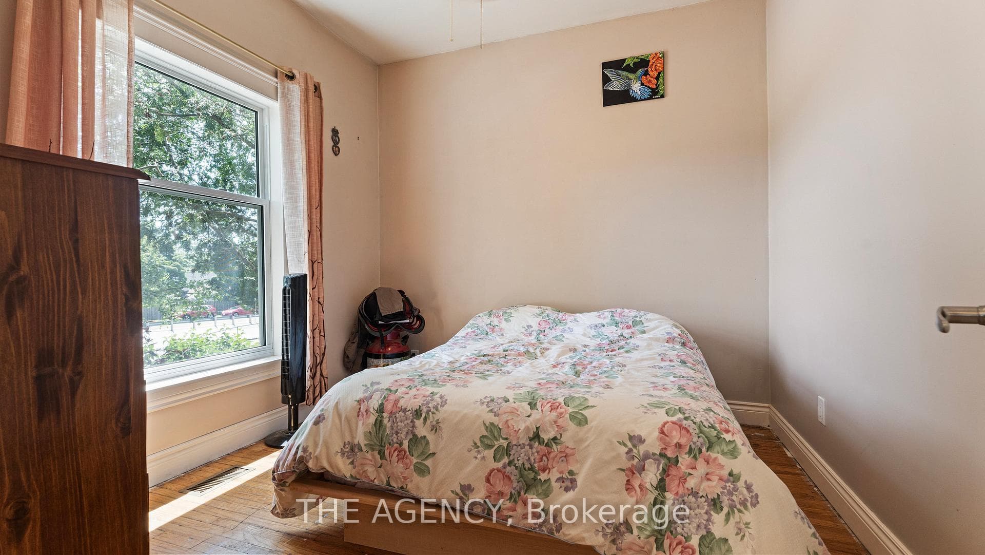 214 St Paul Avenue photo 11