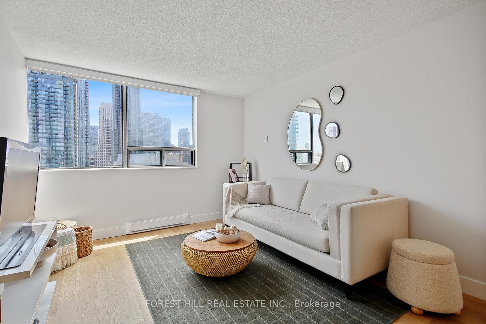 914 Yonge Street Unit 1604 photo 14