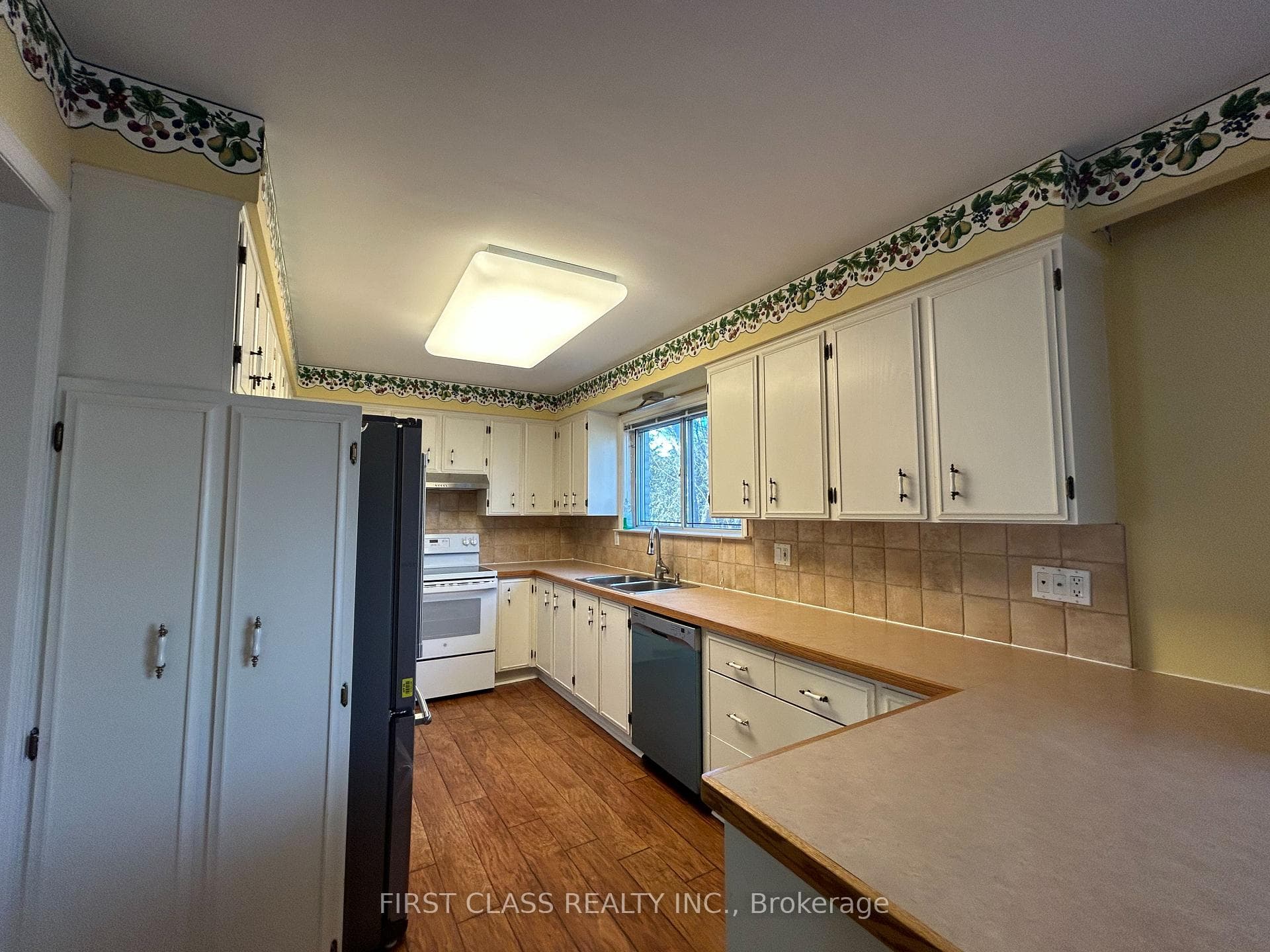 36 Tanbark Crescent photo 10