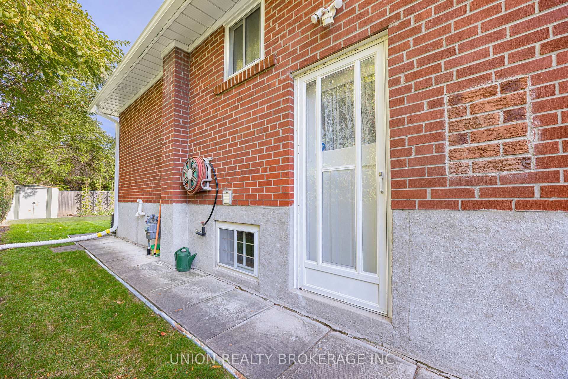 64 Rodda Boulevard photo 24