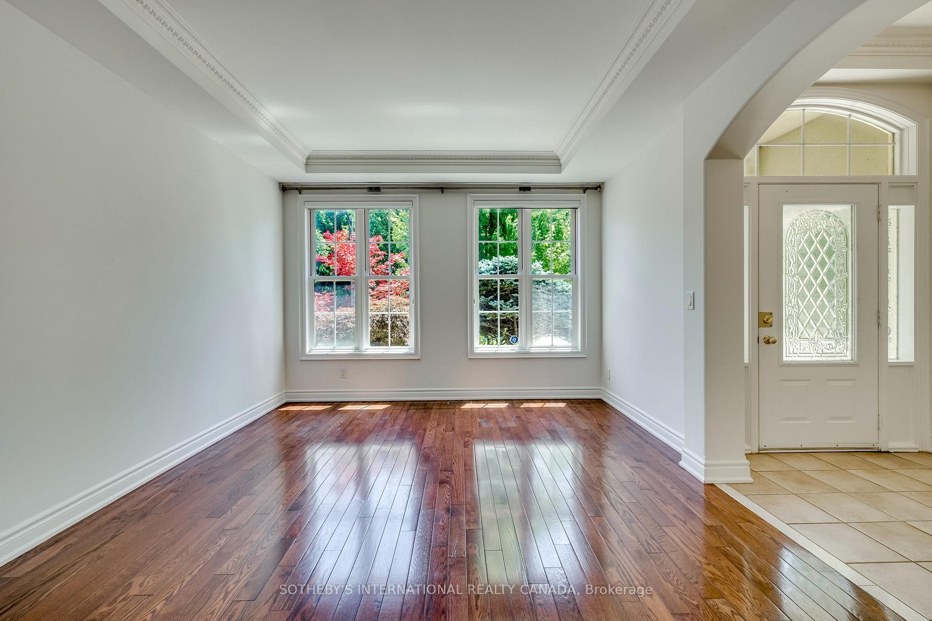 549 Renshaw Court photo 5