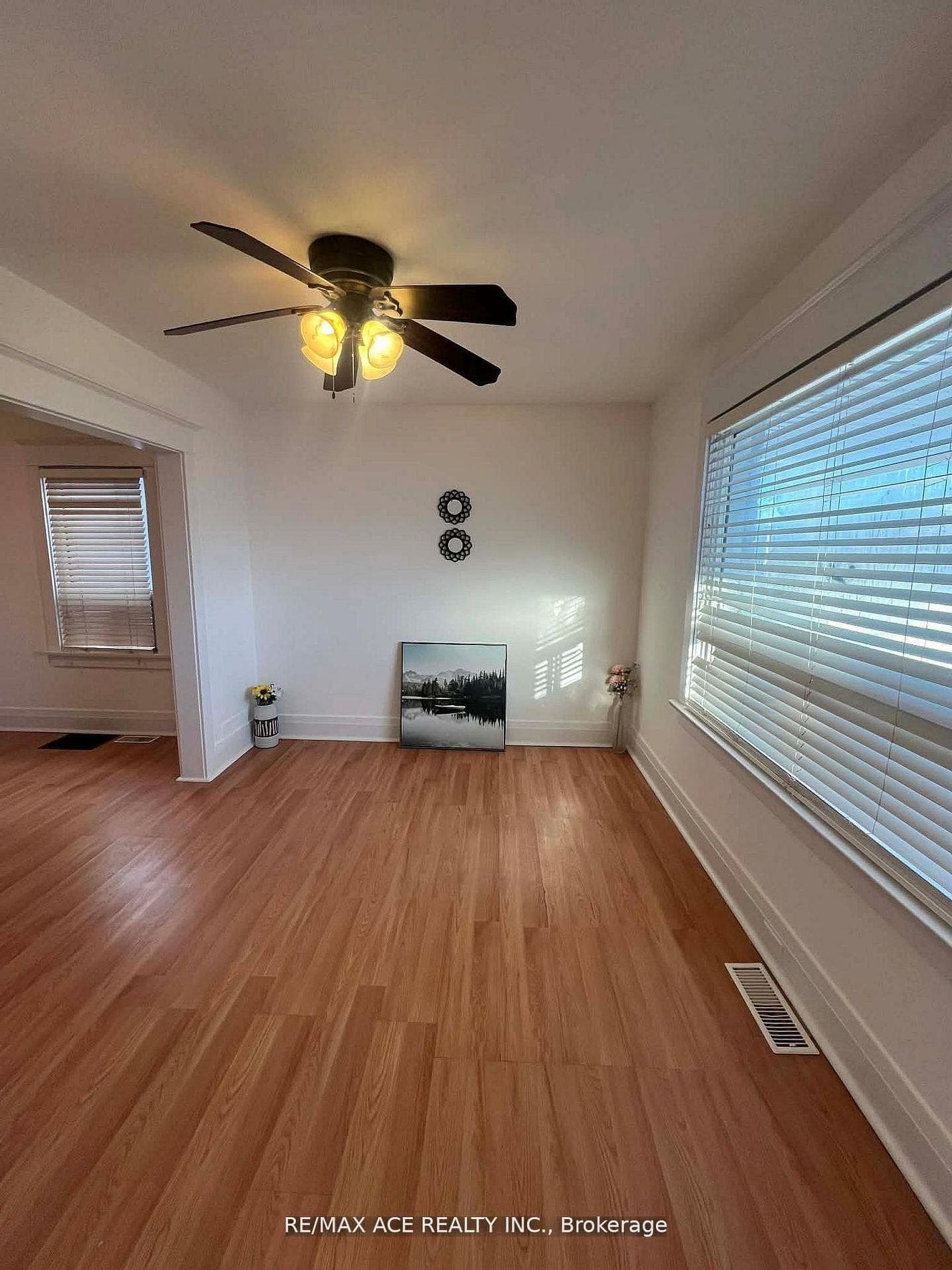 12 Mahoney Avenue photo 2