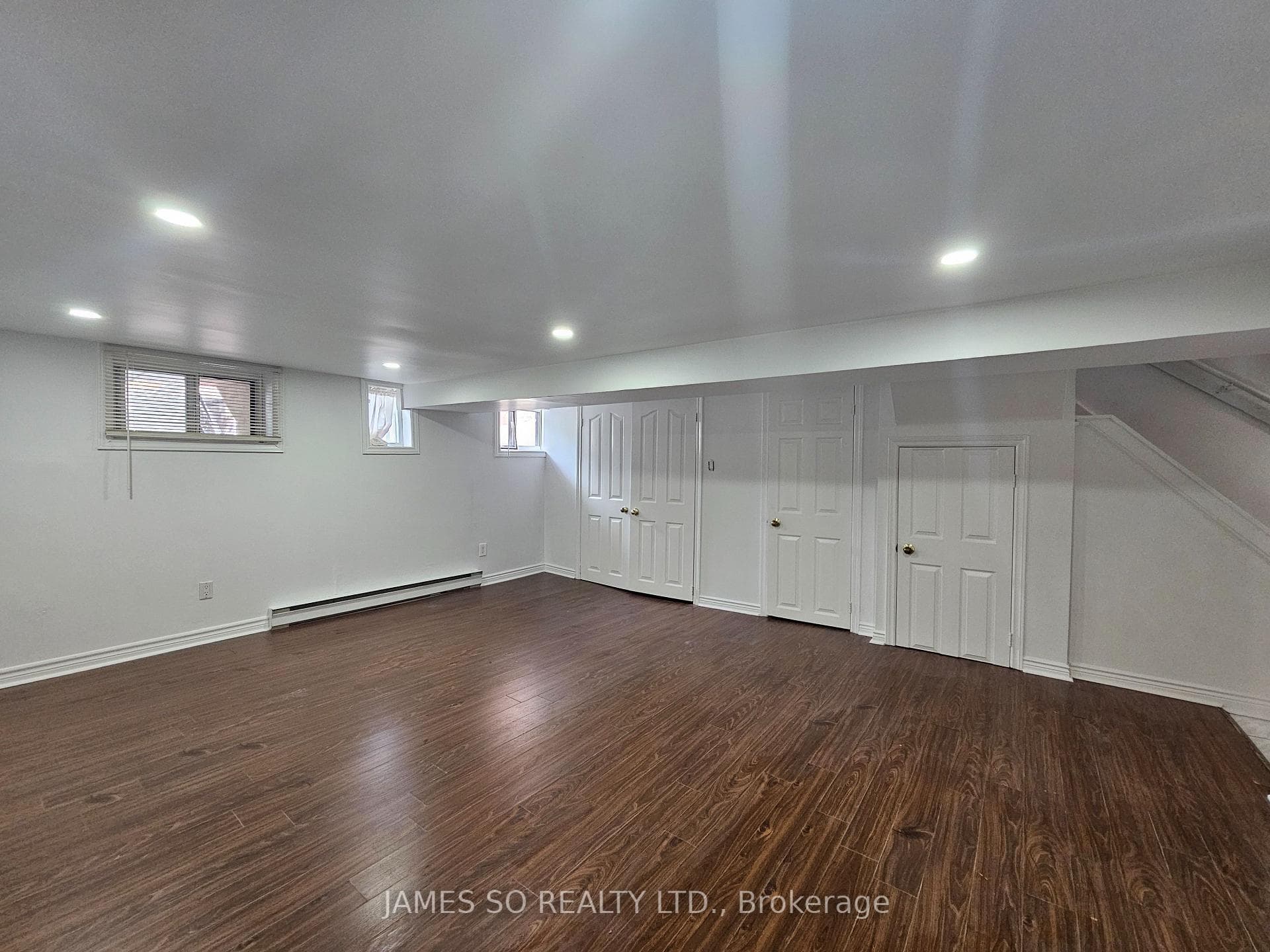 1070 Greenwood Avenue photo 4