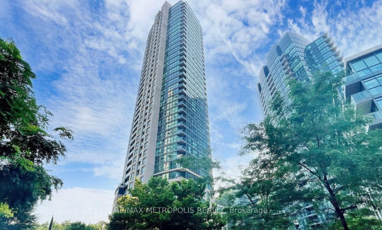 219 Fort York Boulevard Unit 1811 photo 1