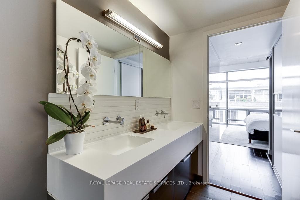Double Sinks