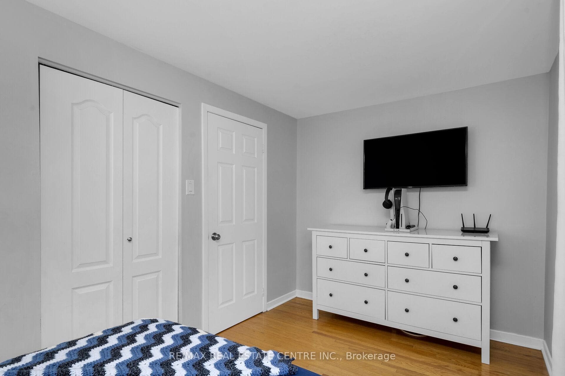 191 DELREX Boulevard photo 13