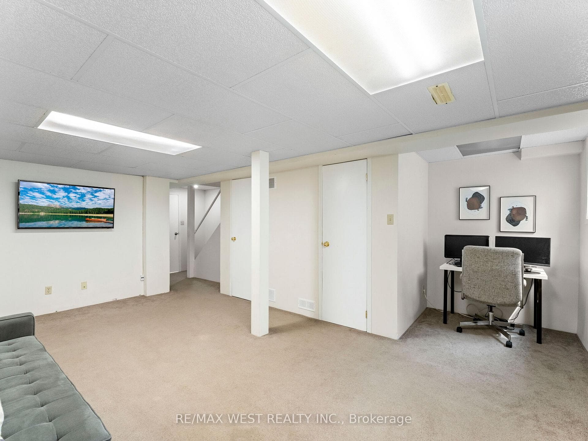 1608 Autumn Crescent photo 27