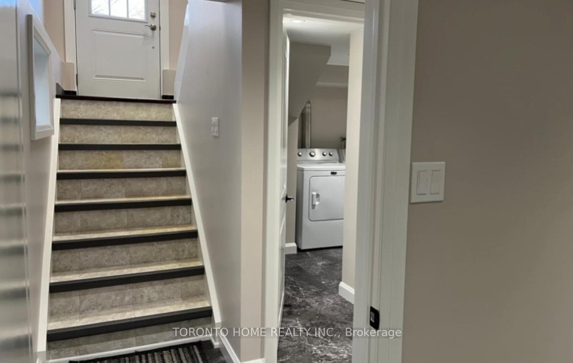 40 Amiens Road Unit (MAIN) photo 18