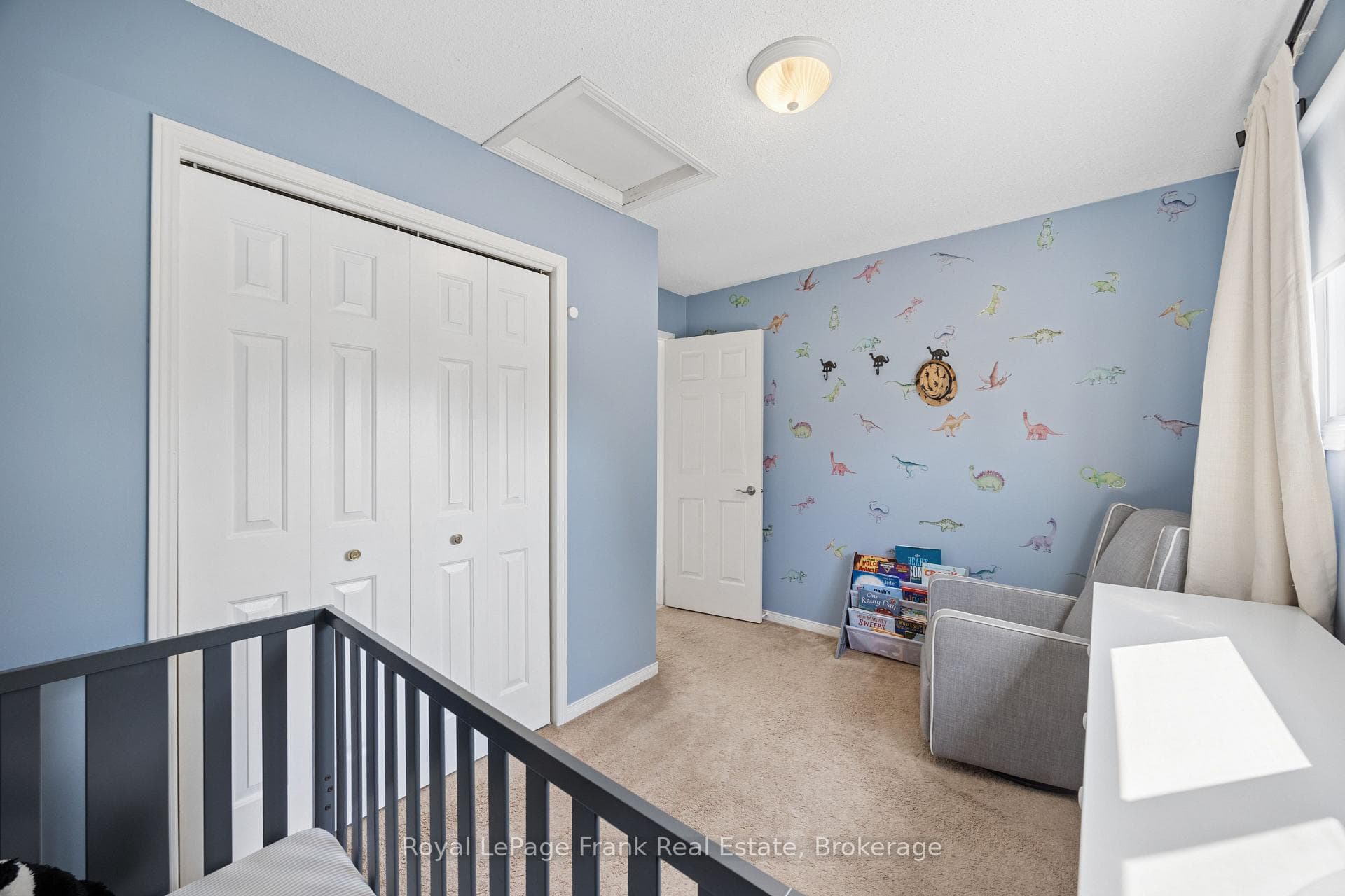 9 Giles Court photo 16