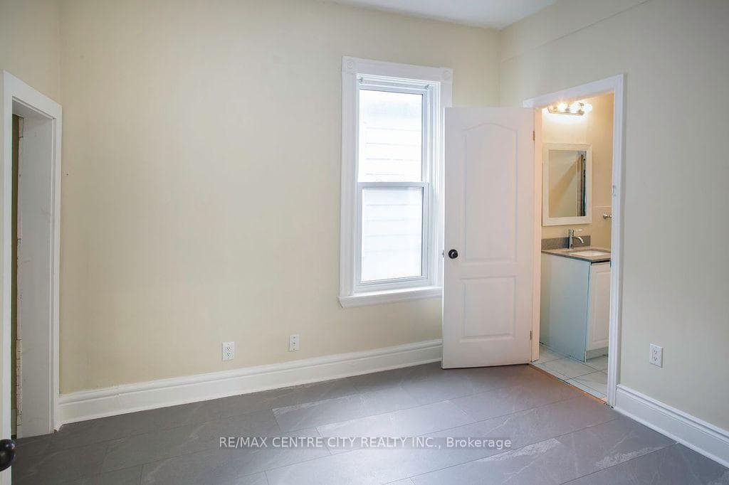 66 Adelaide Street photo 19
