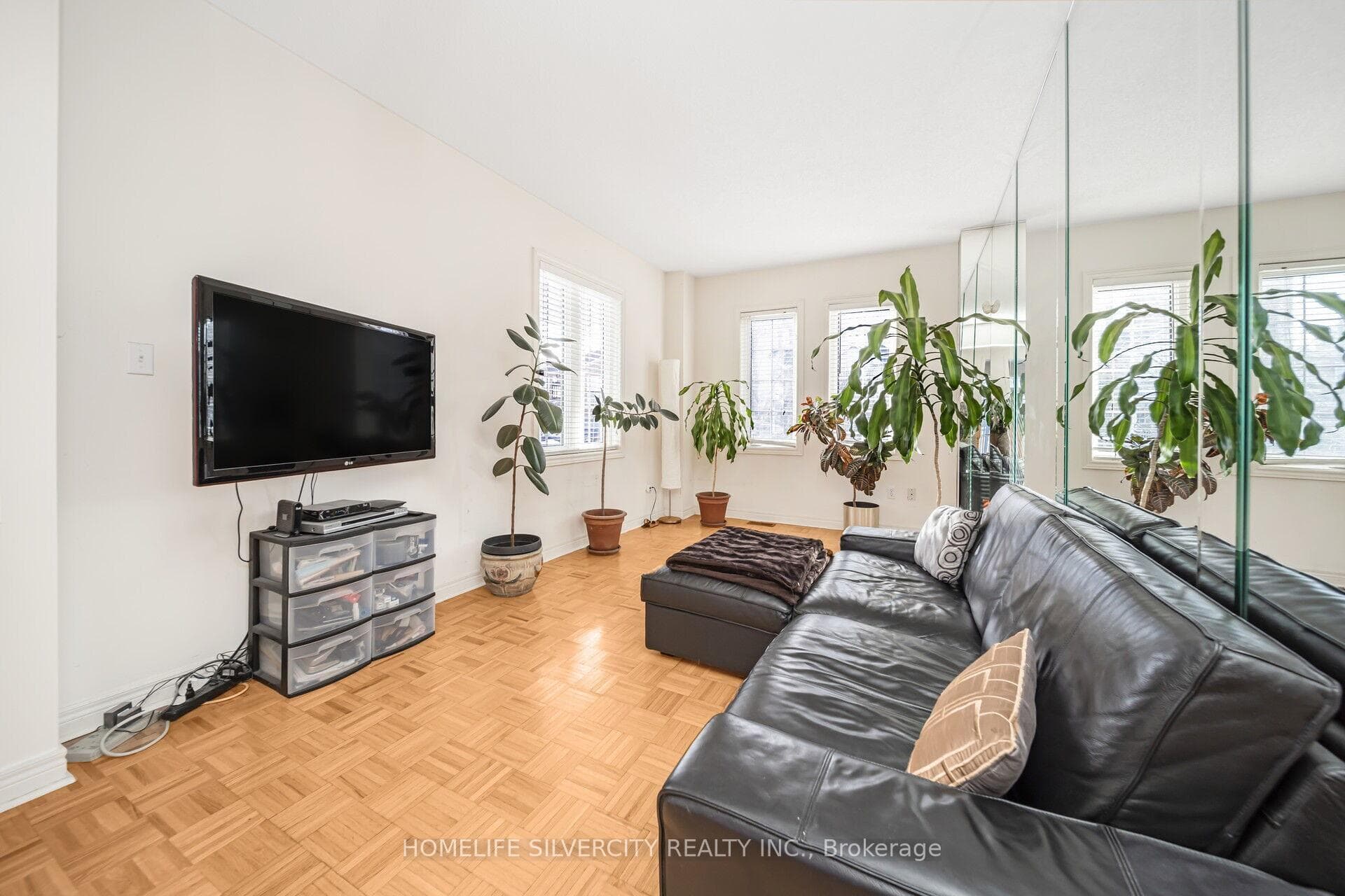 4785 James Austin Drive photo 9