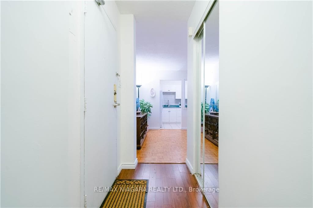 215 Glenridge Avenue Unit 1402 photo 8
