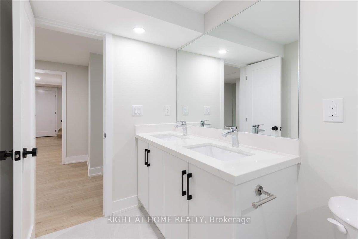 42 Armour Street Unit Lower photo 9
