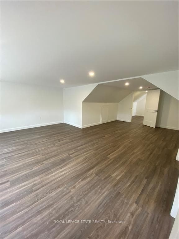 176 Queensdale Avenue Unit Upper photo 9