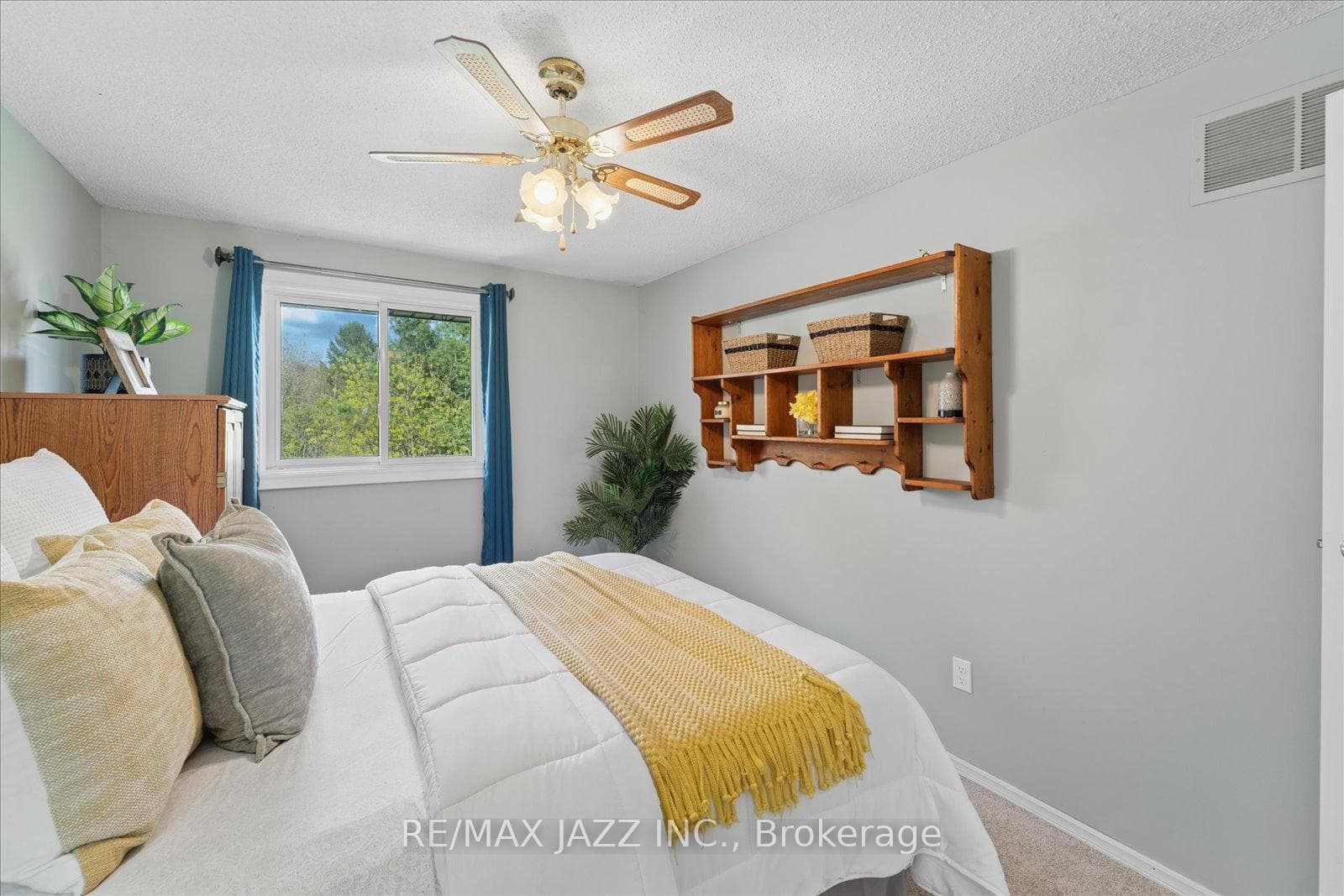 1360 Sunnybrae Crescent photo 21