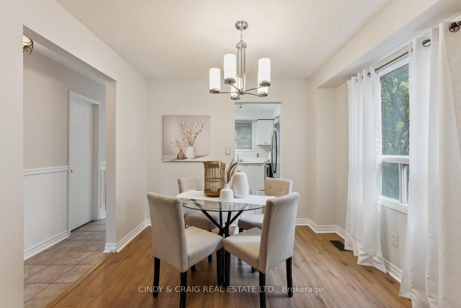 81 Beechnut Crescent photo 5