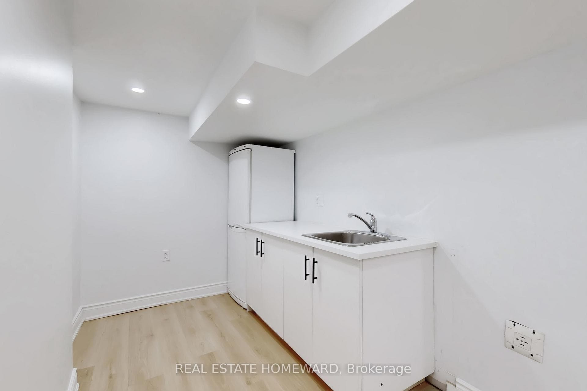 127 Kalmar Avenue photo 20