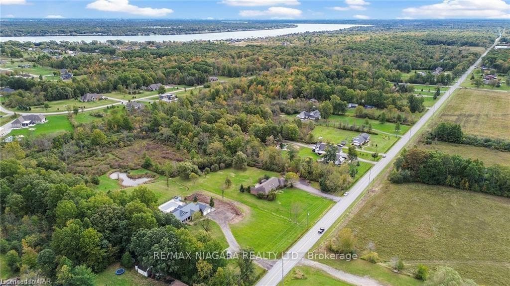 10118 WILLOUGHBY Drive photo 36