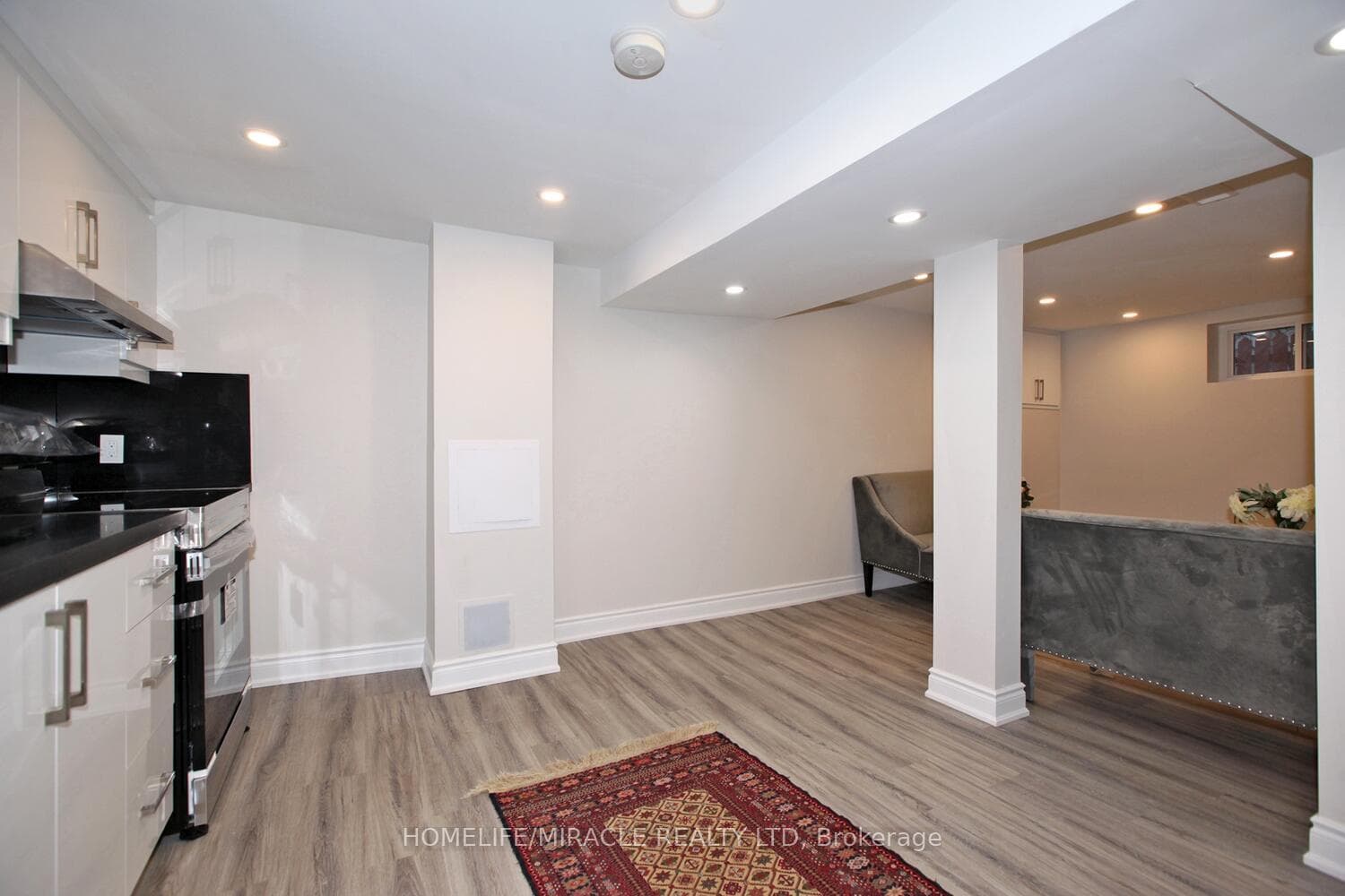 6484 Ash Street Unit Bsmt photo 6