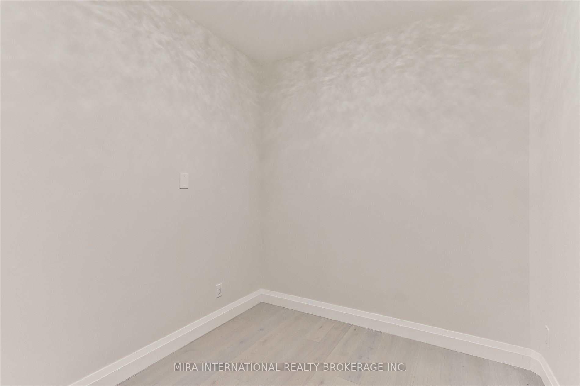 393 King Street Unit 810 photo 15