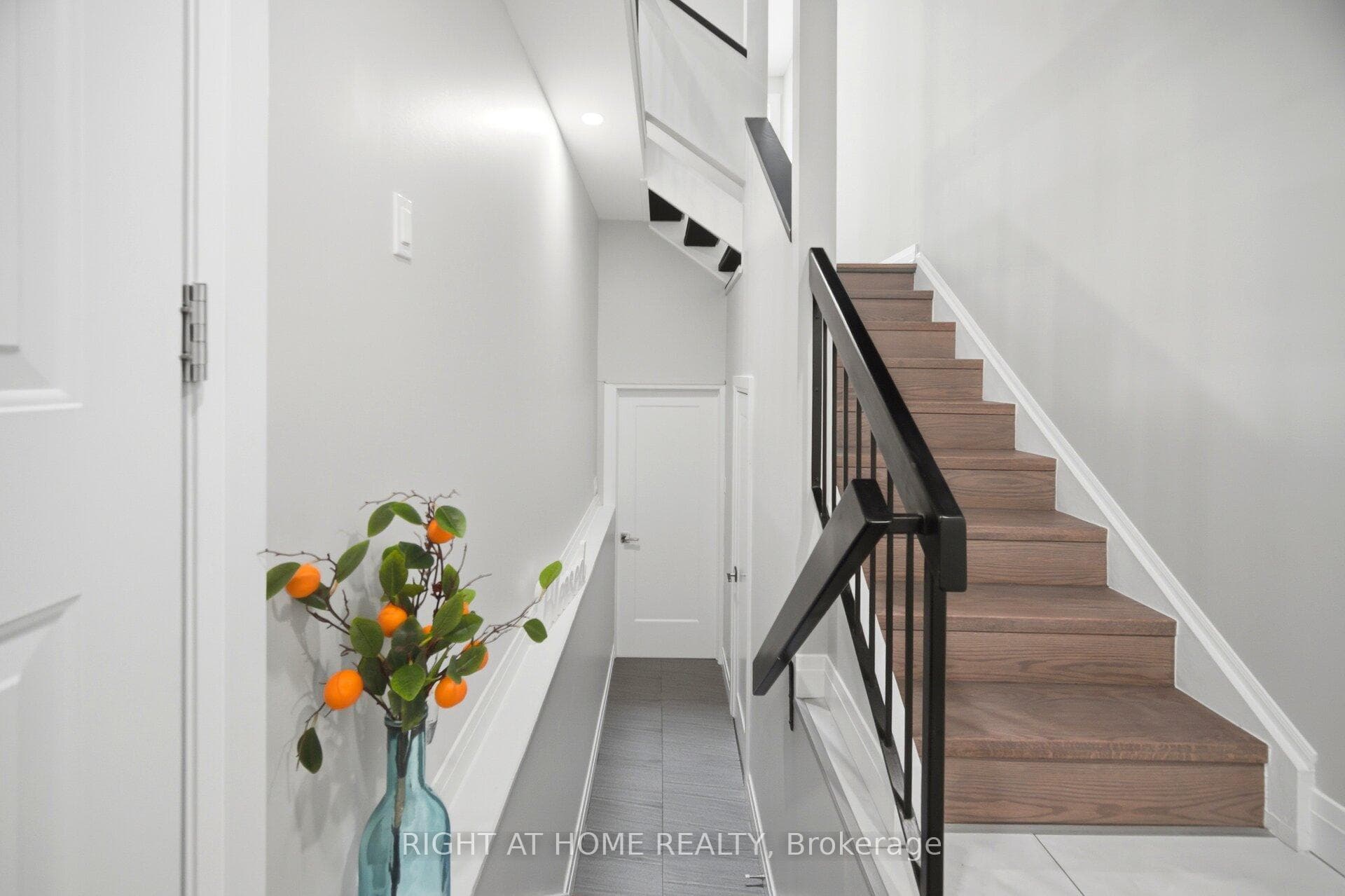24 REID Drive Unit 8 photo 13