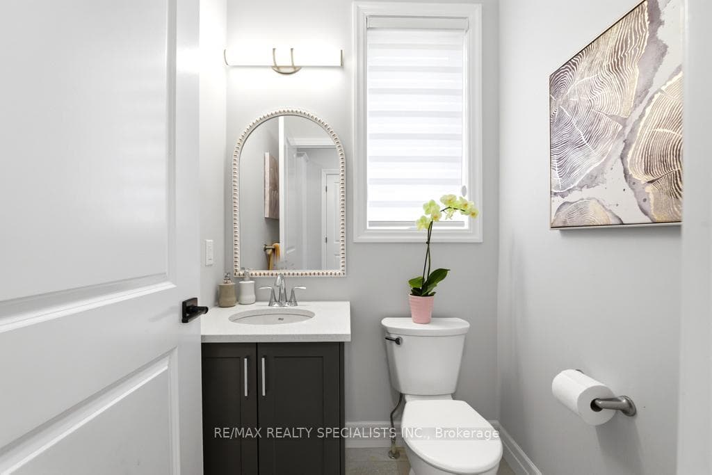 45 Peggy Avenue photo 18
