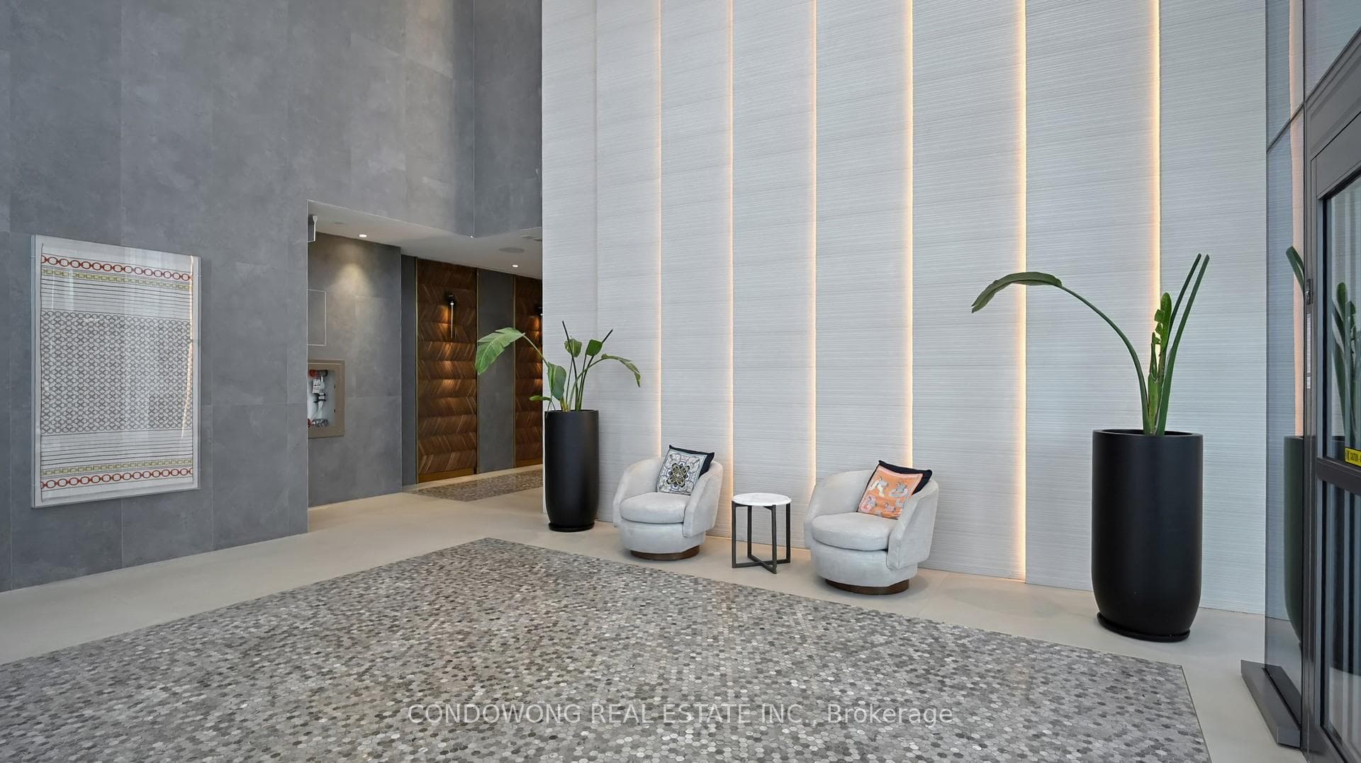 Luxurious Lobby