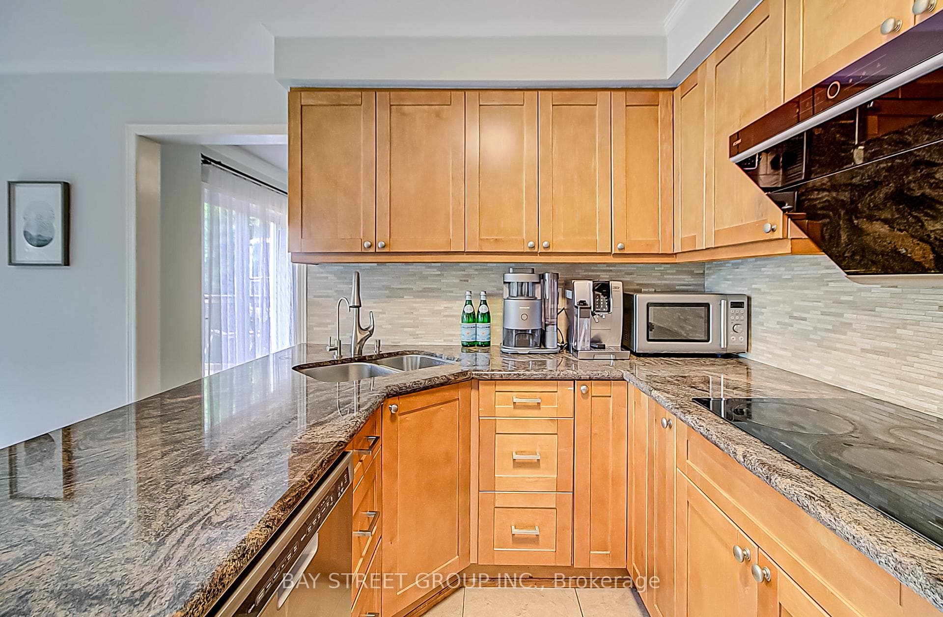 2104 Mayflower Boulevard photo 12