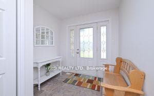 937 Greenwood Crescent photo 3