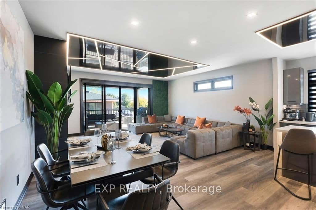 300 RICHMOND Street Unit 17 photo 8